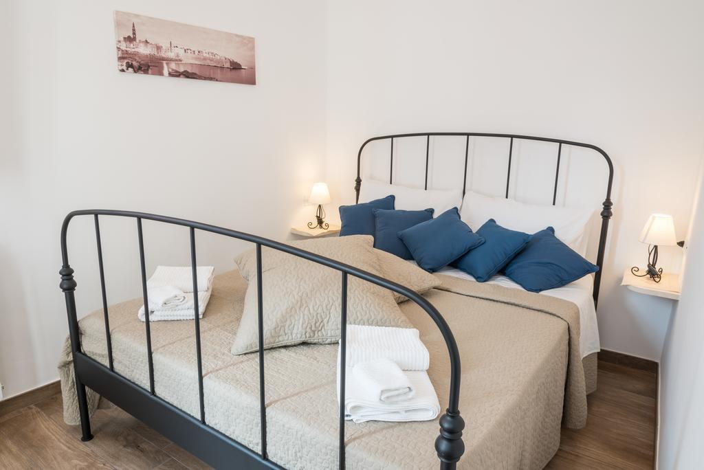 Ferienwohnung Casa Rebecca Monopoli Zimmer foto